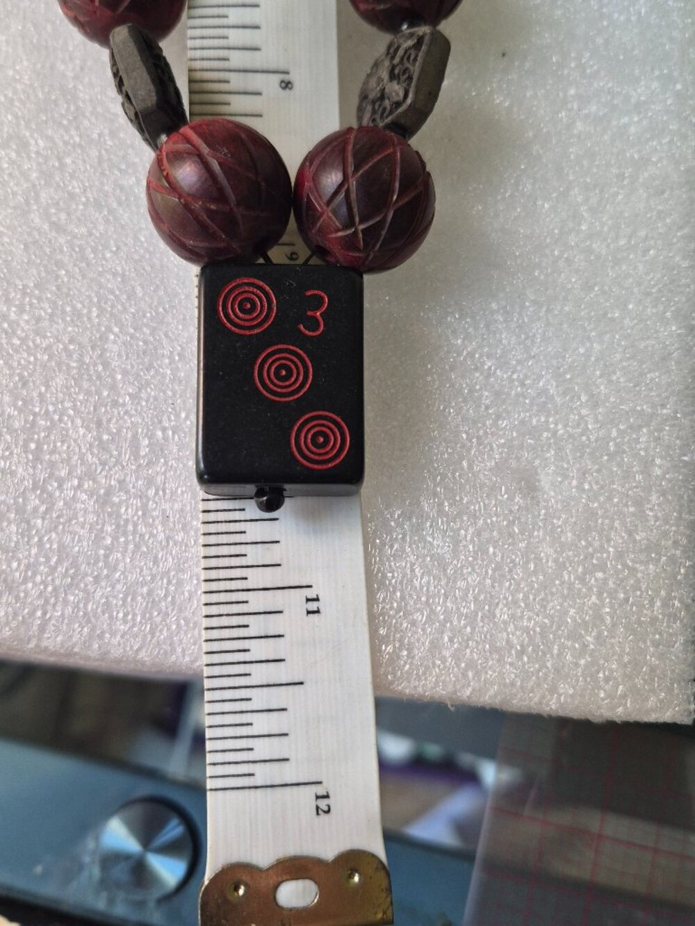 One-of-a-kind Necklace carved Brown and Red Cinnabar beads with Mahjong 3 Tile - Picture 5 of 8